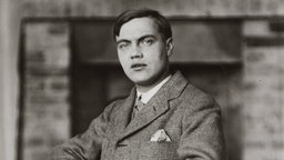 Das Beitragsbild des WDR3 Musikporträt "Die Bad-Boy-Story" zeigt ein Porträt von Komponist George Antheil von 1927