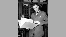 Das Beitragsbild des WDR3 Musikporträt "Nocturnal" zeigt ein Porträt von Benjamin Britten aus fem Jahr 1953