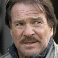 Misstrauischer Ermittler: Schimanski (Götz George) versucht auch in seinem 14. Fall, die Ursachen und Umstände aufzudecken, die zu dem Mord an Zimmermann geführt haben könnten.