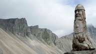 Wikinger vor Bergkamm
