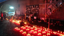 "Nacht der 1000 Lichter" an der Gedenkstätte für die Opfer der Loveparade (Archiv)