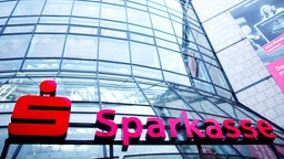 Außenansicht Sparkassenfiliale am Rudolfplatz in Köln