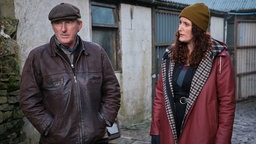 v.l.n.r. Alex Ridley (Adrian Dunbar), DI Carol Farman (Bronagh Waugh)