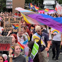 Demonstrationszug zum CSD auf der Kö in Düsseldorf