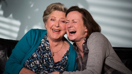 Couchzone mit Helga und Anna