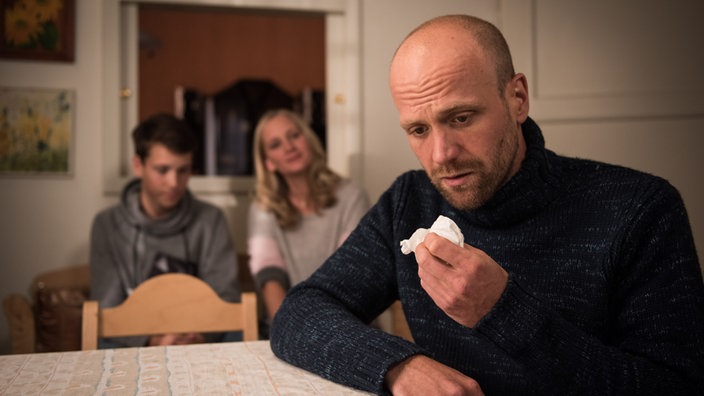 Lindenstraße-Folge 1696 Der Mann im Aufzug