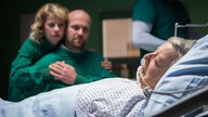 Lindenstraße-Folge 1754 Die Geister, die Helga riefen