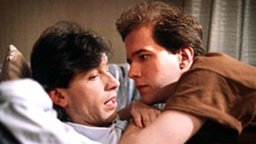 Große Gefühle, große Probleme: Gerd (Günter Barton, links) und Carsten (Georg Uecker).