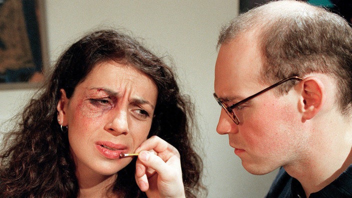 Ins Auge gegangen: Suzanne (Susanne Evers) beichtet Philipp (Philipp Neubauer) von ihren Abenteuern.