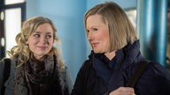 Lea und Tanja lachen