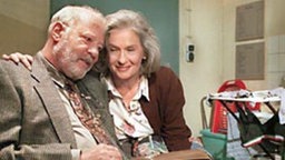 Wanda und Pastor Traube (Joost Siedhoff) in love. Doch wie lange wird das junge Glück halten?