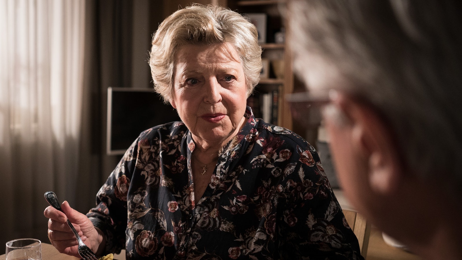 Lindenstraße Folge 1589 "Hellsehen"