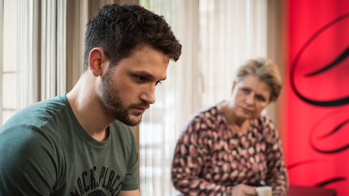 Lindenstraße-Folge 1673 Hinter dem Rücken