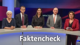 Sandra Maischberger und die Gäste der Sendung im Studio