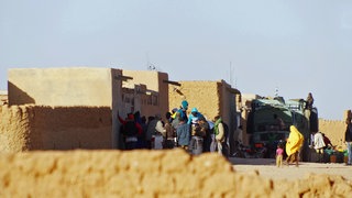 Migranten mit Ziel Europa vor der Abfahrt aus Agadez, Niger (Archivbild 28.1.2015)