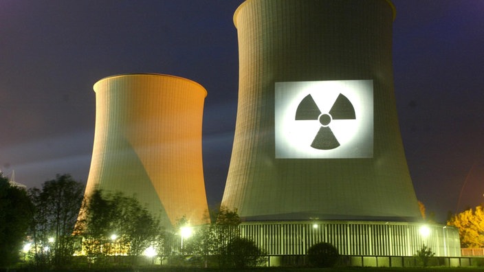 Kühlturm des Atomkraftwerkes in Biblis