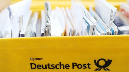 Briefe in einer Postkiste