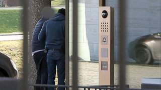 Zwei Männer von hinten