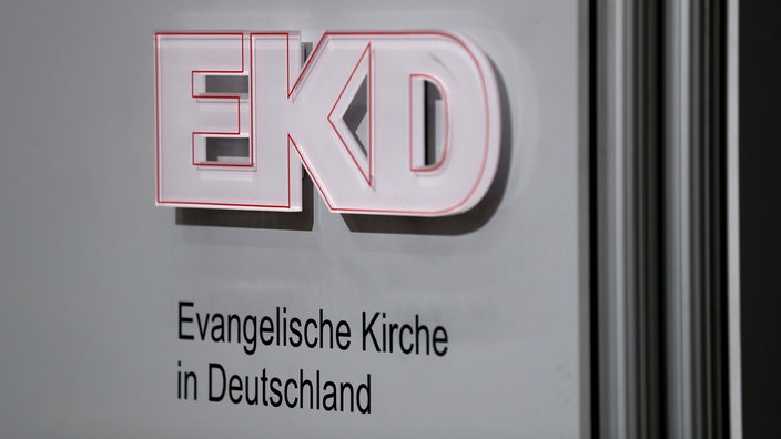 Abbildung zeigt das Logo der evangelische Kirche in Deutschland mit den Buchstaben EKD. 