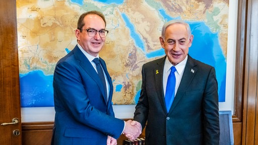 Bundesinnenminister Alexander Dobrindt (l) trifft den israelischen Ministerpräsidenten Benjamin Netanjahu (29.06.2025).