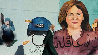 Wandbild der getöteten Journalistin Shireen Abu Akleh in der Stadt Gaza