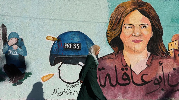 Wandbild der getöteten Journalistin Shireen Abu Akleh in der Stadt Gaza