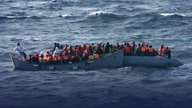 Boot mit Flüchtlingen