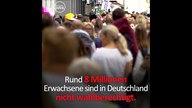 Menschen in Fußgängerzone