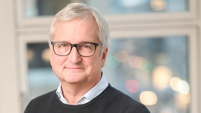 Porträt von Jörg Quoos