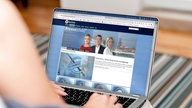 Laptop mit Presseclub Startseite