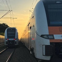 Zug und Ersatzzüg auf der Strecke in Düren