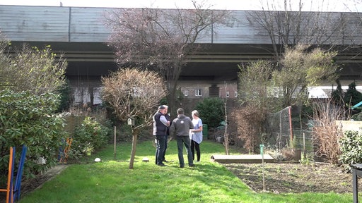 Im Garten direkt an der A59