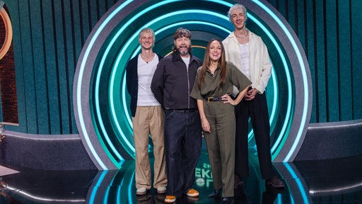 Gast bei Carolin Kebekus (2.v.r.): v.l.n.r. Comedian und Podcaster David Martin, Sänger Rea Garvey und Comedian und Podcaster Niklas van Lipzig.