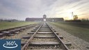 Gleise vor dem ehemaligen Konzentrationslager
