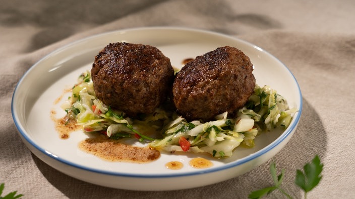 Gebratenes Rindertatar & Spitzkohlsalat