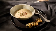 Sauerkrautsuppe mit Schweizer Prussiens (Blätterteiggebäck)