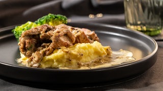 Schweinefilet-Roulade mit Rauchpaprika-Stampf 