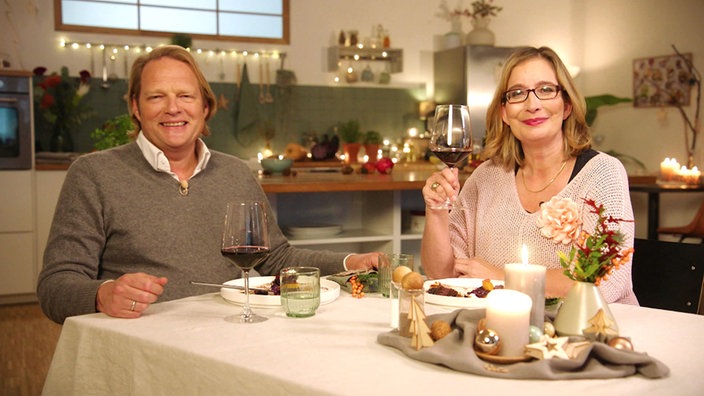 Yvonne Willicks und  Björn Freitag freuen sich auf das festliche Menü.