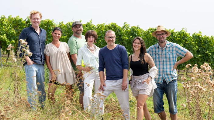  Floristikmeister Björn Kroner (l) mit den Gastgeberinnen und Gastgebern, v.l.n.r. Dajana Schmitt, Peter Mecklenburg, Iris Leonhardt, Markus Gaißl, Jaqueline Uda und Torben Sauerland.