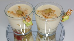 Zabaione mit Rhabarberkompott