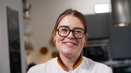 Backduell: Himbeer-Pistazien-Éclairs gegen Pistazien-Himbeer-Törtchen