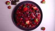 Beeren- und Schokotorte