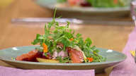 Blinis mit Rote-Bete-Creme und Graved Lachs