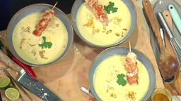 Blumenkohl-Currysuppe mit Hähnchenspießchen