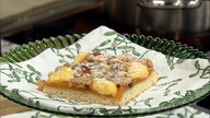 Bratapfel-Zimtkuchen mit Nussstreusel vom Blech