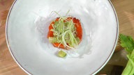Ceviche mit grüner Leche de Tigre und Süßkartoffeln