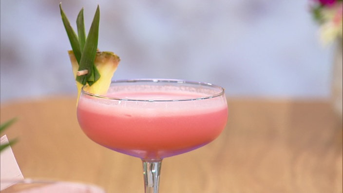 Cocktailtrends in Pink: Pink Piña Colada und Pink Gin Flutter