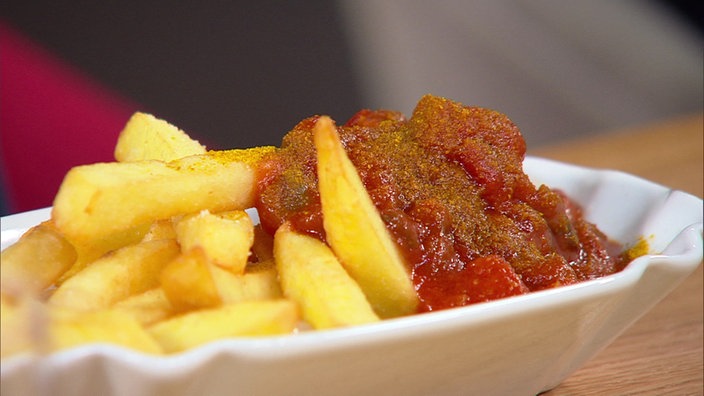 Currywurst mit fruchtig-scharfer Currysoße