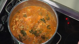 Schneller Tomaten-Eintopf mit Bohnen und Tortellini
