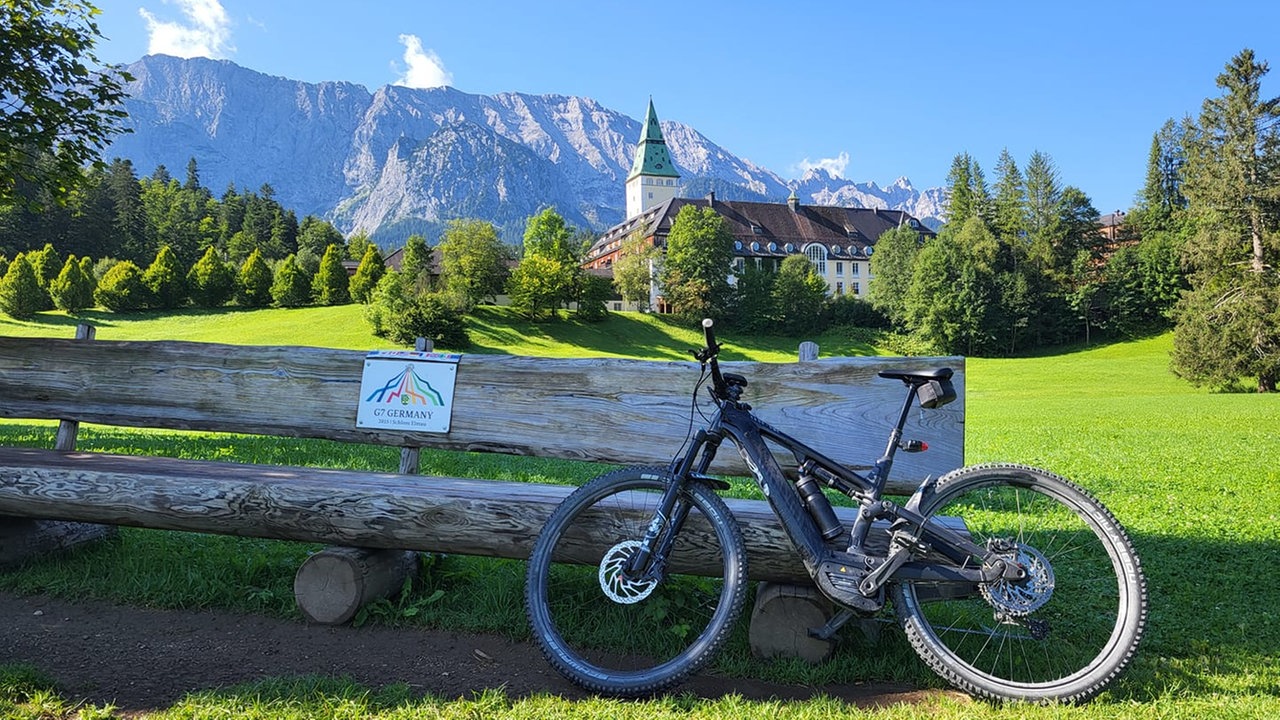 Fahrrad vor Urlaubskulisse